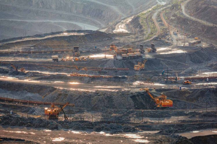 Russia, China Forge New Mining Deals in Africa